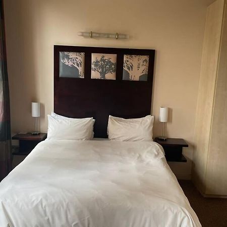 Cool & Easy Flat In The Heart Of Marshalltown Johannesburg Eksteriør billede