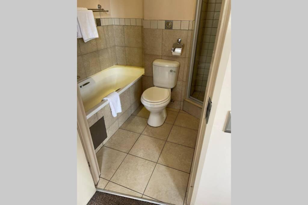 Cool & Easy Flat In The Heart Of Marshalltown Johannesburg Eksteriør billede