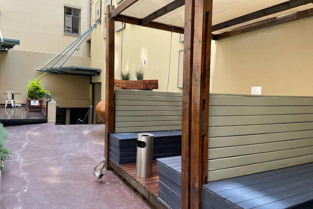 Cool & Easy Flat In The Heart Of Marshalltown Johannesburg Eksteriør billede